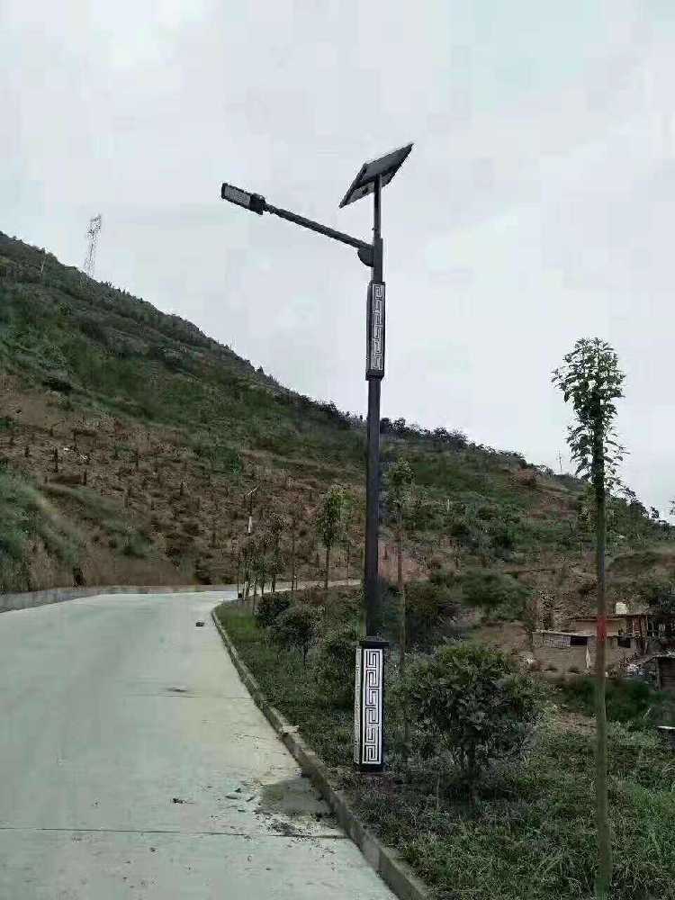 雅江县仿古太阳能路灯